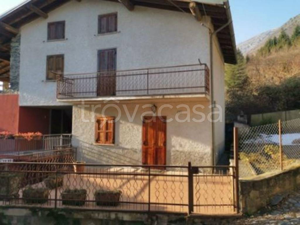 casa indipendente in vendita a Cercino