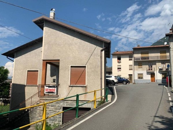 casa indipendente in vendita a Cercino
