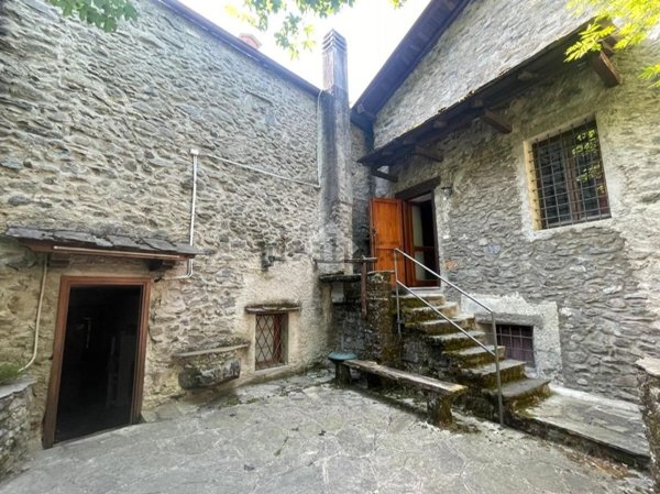 appartamento in vendita a Cercino in zona Siro