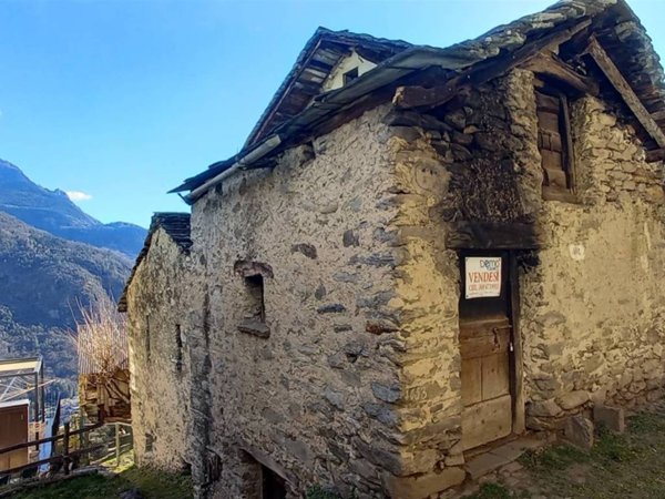 casa indipendente in vendita a Chiavenna in zona Pianazzola