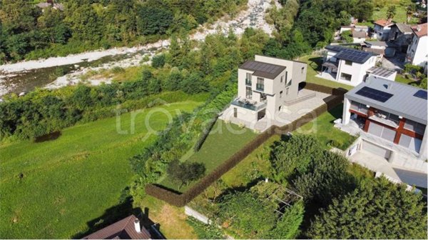 villa in vendita a Chiavenna in zona Bette