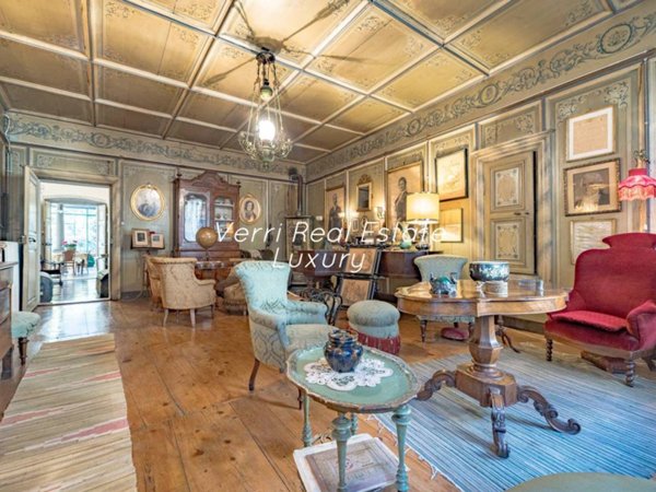 intera palazzina in vendita a Chiavenna