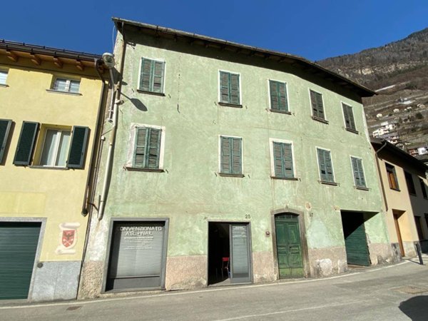 negozio in vendita a Chiavenna