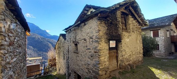 appartamento in vendita a Chiavenna in zona Pianazzola