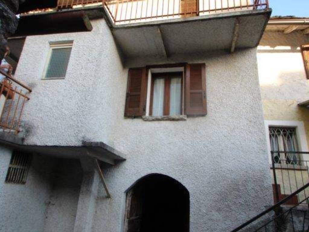 appartamento in vendita a Chiavenna in zona Campedello