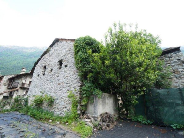 appartamento in vendita a Chiavenna in zona Campedello