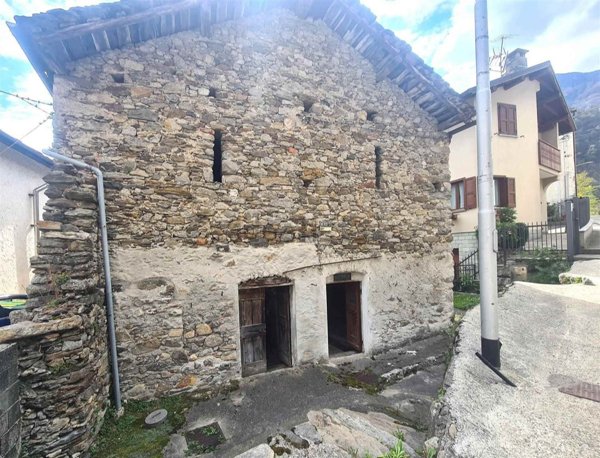 appartamento in vendita a Chiavenna in zona Bette