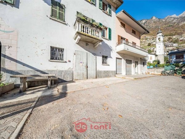 negozio in vendita a Chiavenna