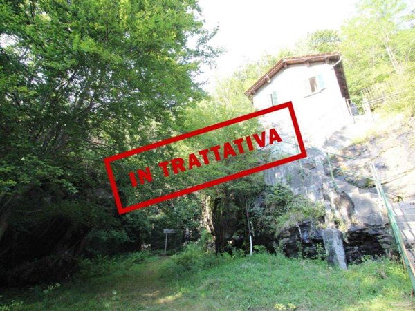 casa indipendente in vendita a Chiavenna in zona Bette