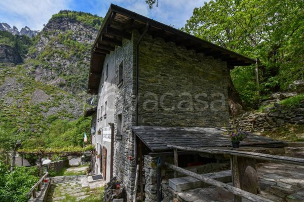negozio in vendita a Chiavenna