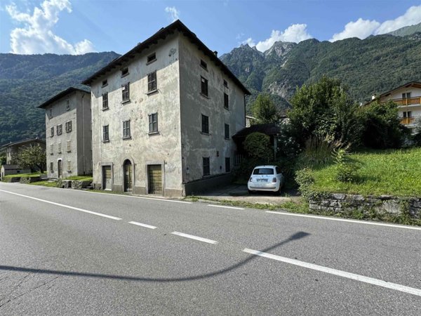appartamento in vendita a Chiavenna in zona Campedello