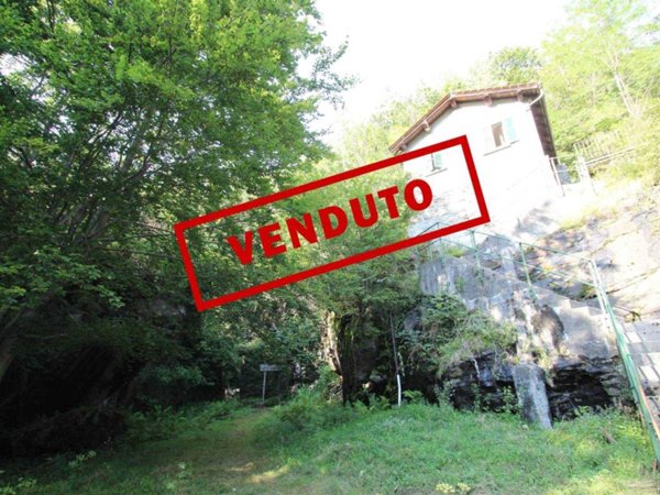 casa indipendente in vendita a Chiavenna in zona Bette