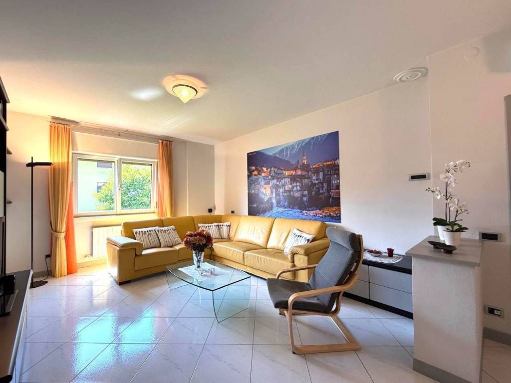 appartamento in vendita a Chiavenna