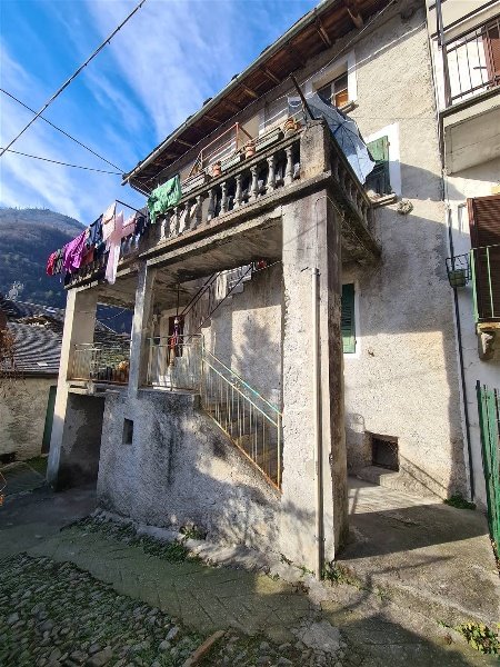 appartamento in vendita a Chiavenna in zona Bette