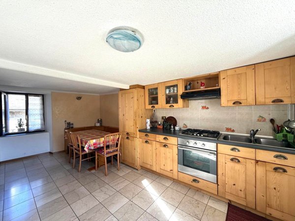 casa indipendente in vendita a Chiavenna in zona Pianazzola