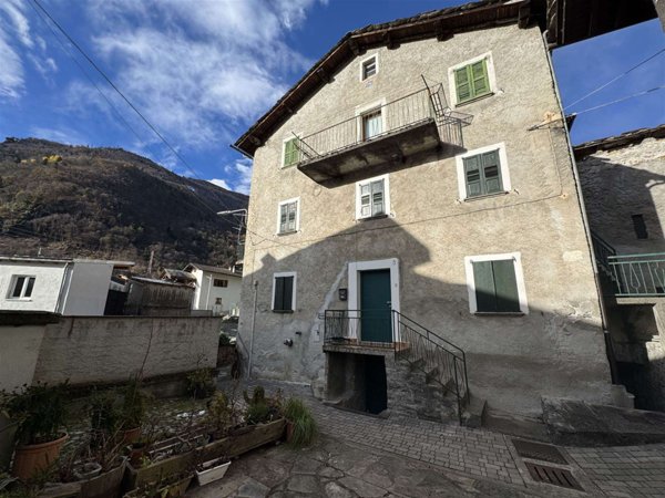 appartamento in vendita a Chiavenna in zona Bette