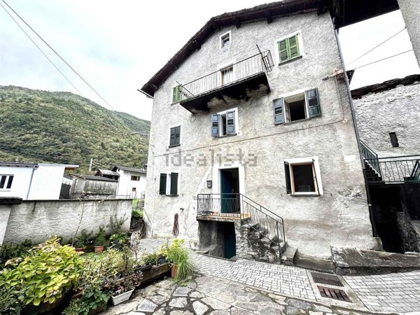 appartamento in vendita a Chiavenna in zona Bette