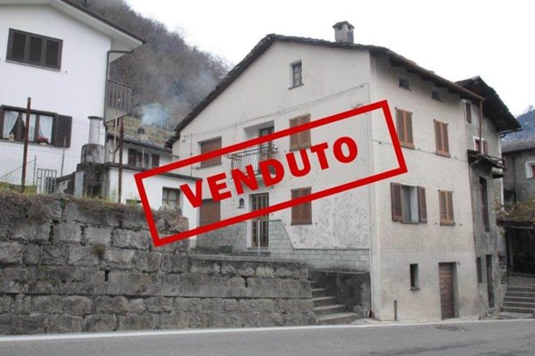 casa indipendente in vendita a Chiavenna in zona Bette