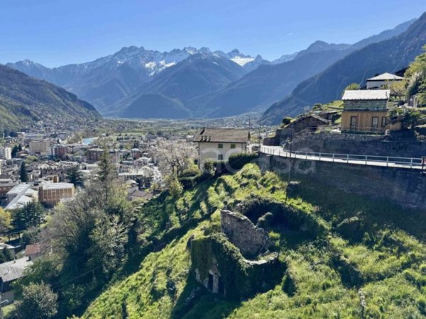 casa indipendente in vendita a Chiavenna in zona Pianazzola