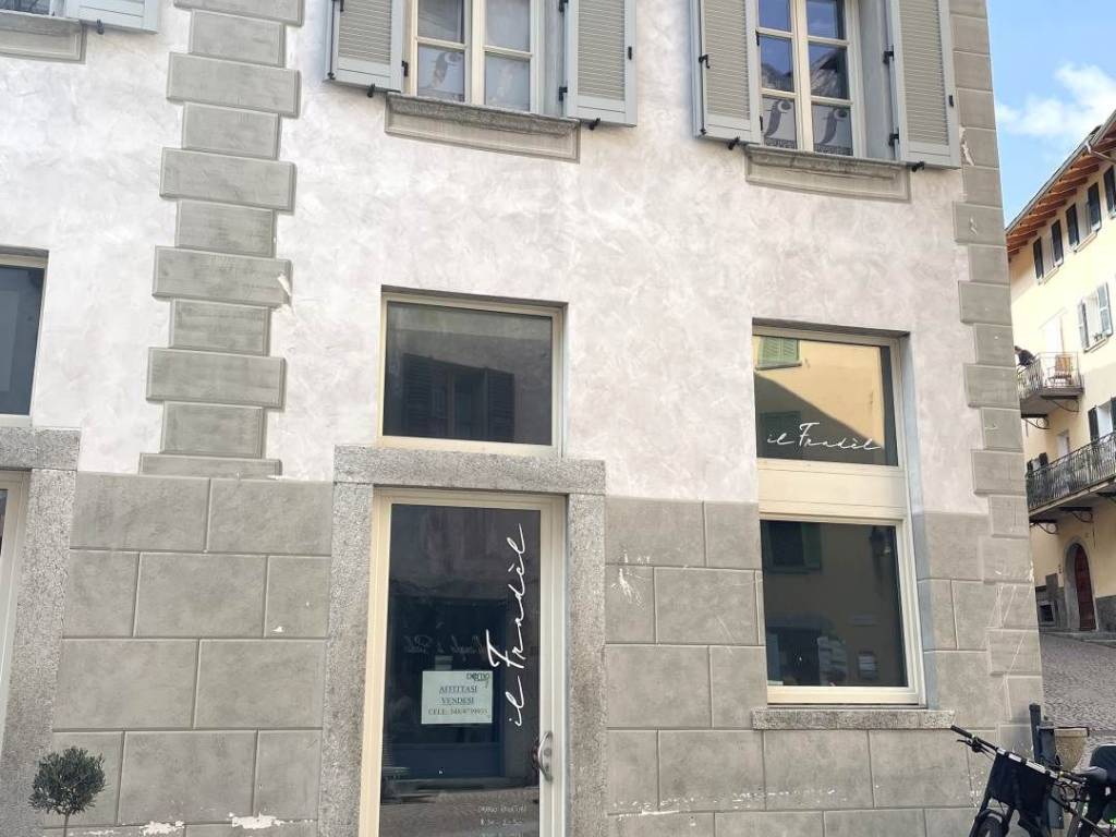 negozio in vendita a Chiavenna