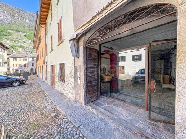 negozio in vendita a Chiavenna