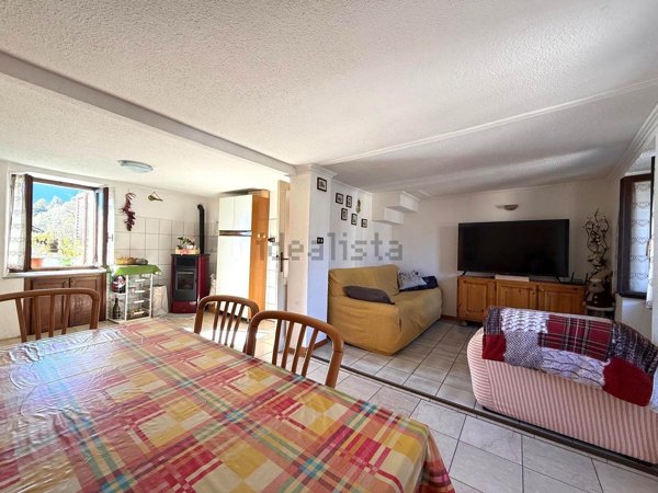 appartamento in vendita a Chiavenna in zona Pianazzola