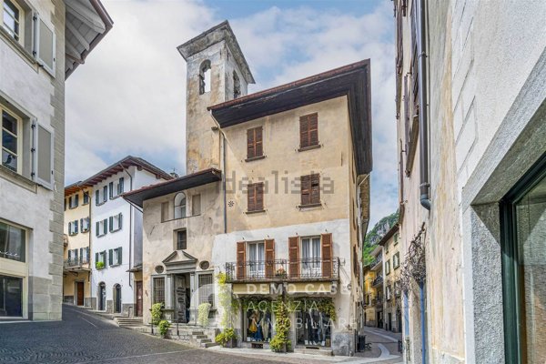 esavano in vendita a Chiavenna