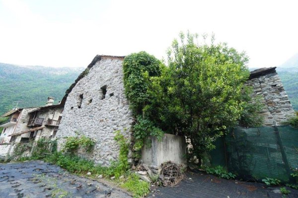 appartamento in vendita a Chiavenna in zona Campedello