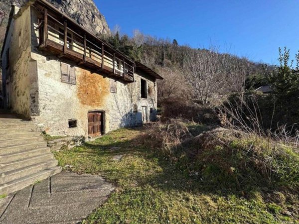 casa indipendente in vendita a Chiavenna in zona Bette