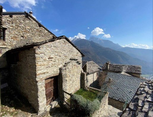 casale in vendita a Chiavenna in zona Pianazzola