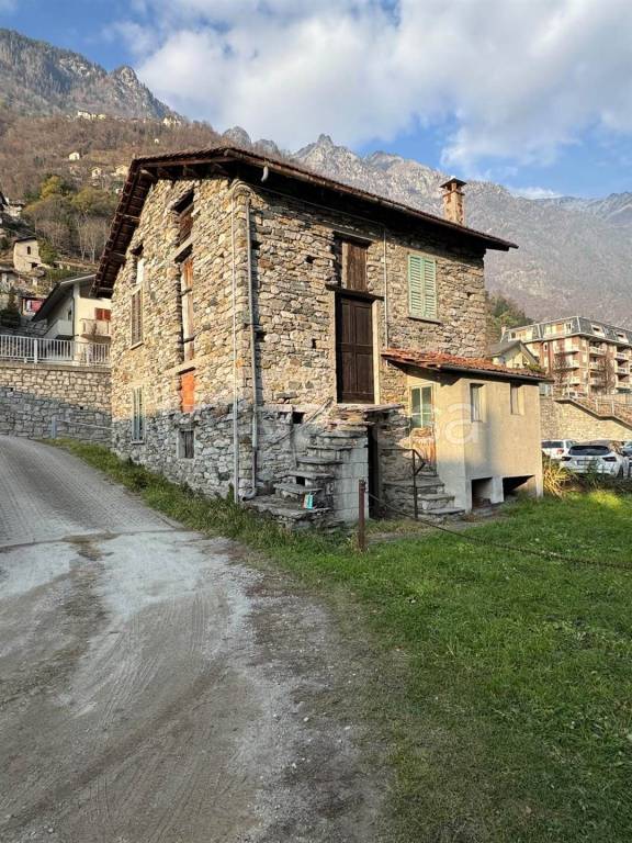 casa indipendente in vendita a Chiavenna