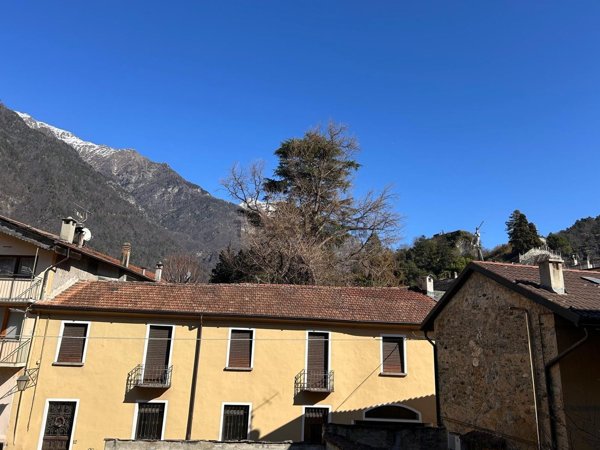 casa indipendente in vendita a Chiavenna in zona Loreto