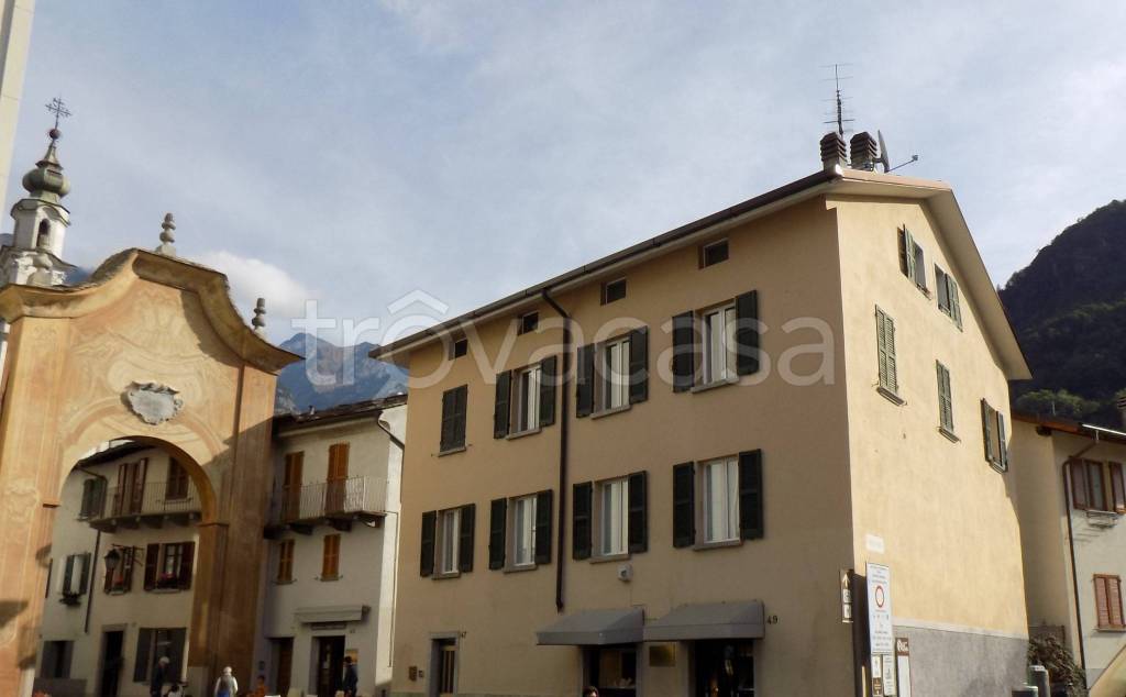 appartamento in vendita a Chiavenna in zona Bette