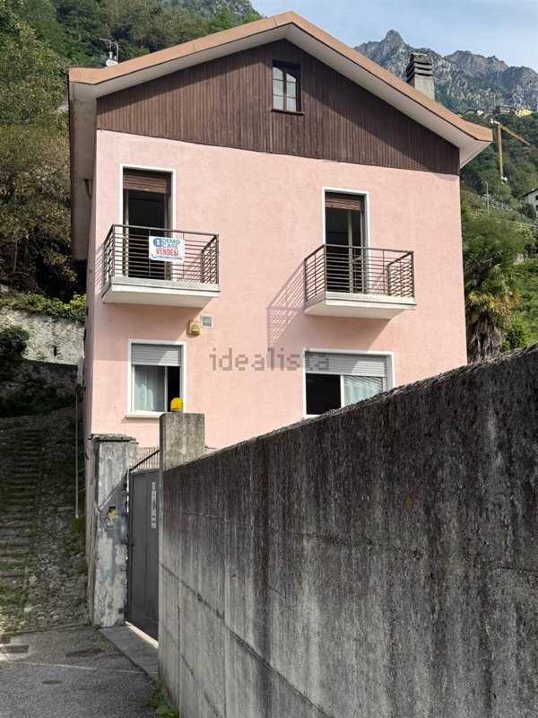 appartamento in vendita a Chiavenna in zona Bette