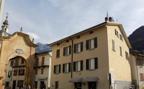 appartamento in vendita a Chiavenna in zona Bette