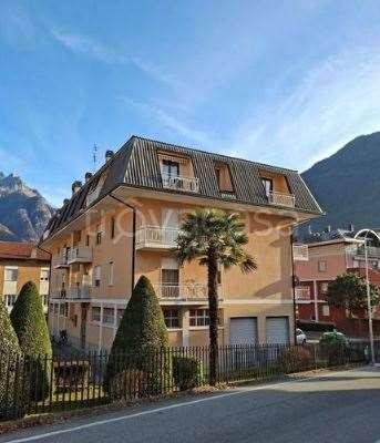 appartamento in vendita a Chiavenna in zona Bette