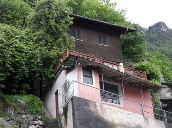 casa indipendente in vendita a Chiavenna