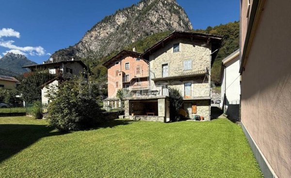 casa indipendente in vendita a Chiavenna in zona Bette