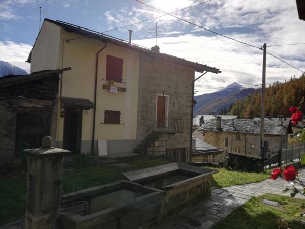 appartamento in vendita a Chiesa in Valmalenco in zona Primolo