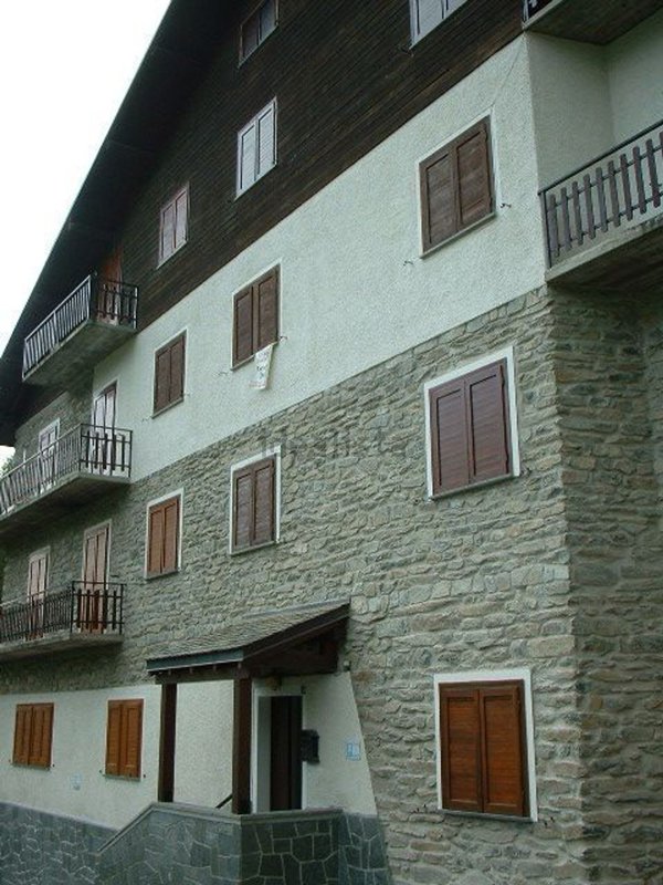 appartamento in vendita a Chiesa in Valmalenco in zona Primolo