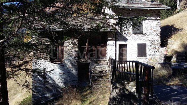 casa indipendente in vendita a Chiesa in Valmalenco in zona Chiareggio