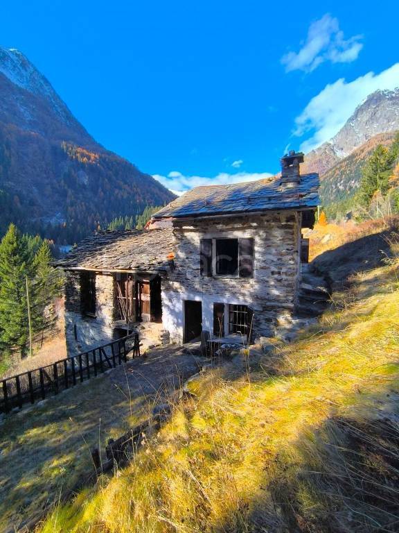 casa indipendente in vendita a Chiesa in Valmalenco in zona San Giuseppe
