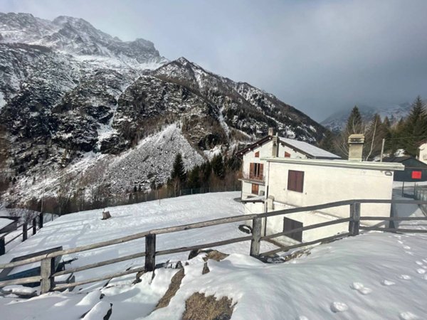 appartamento in vendita a Chiesa in Valmalenco