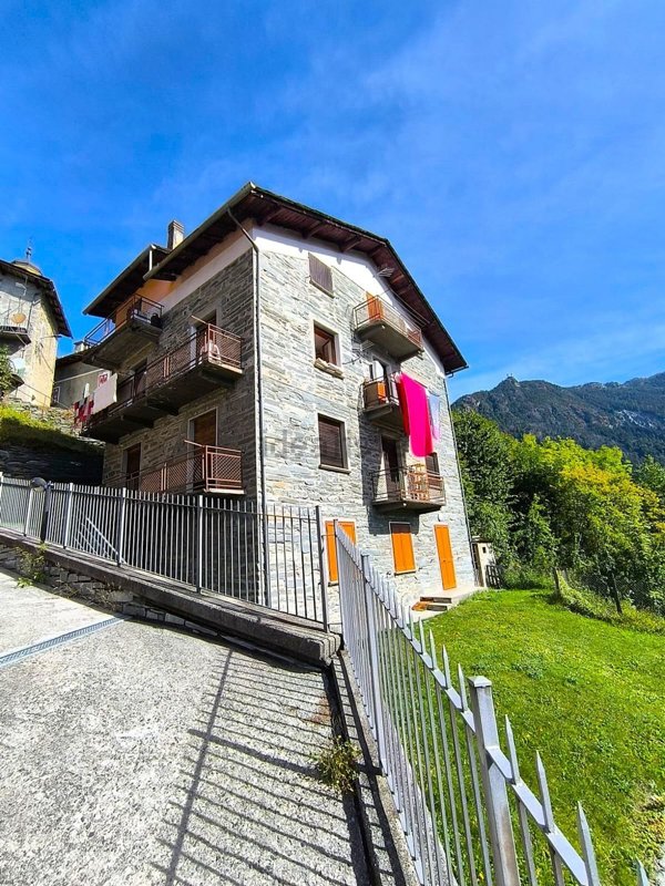 appartamento in vendita a Chiesa in Valmalenco in zona Primolo