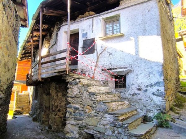 casa indipendente in vendita a Chiesa in Valmalenco in zona Primolo