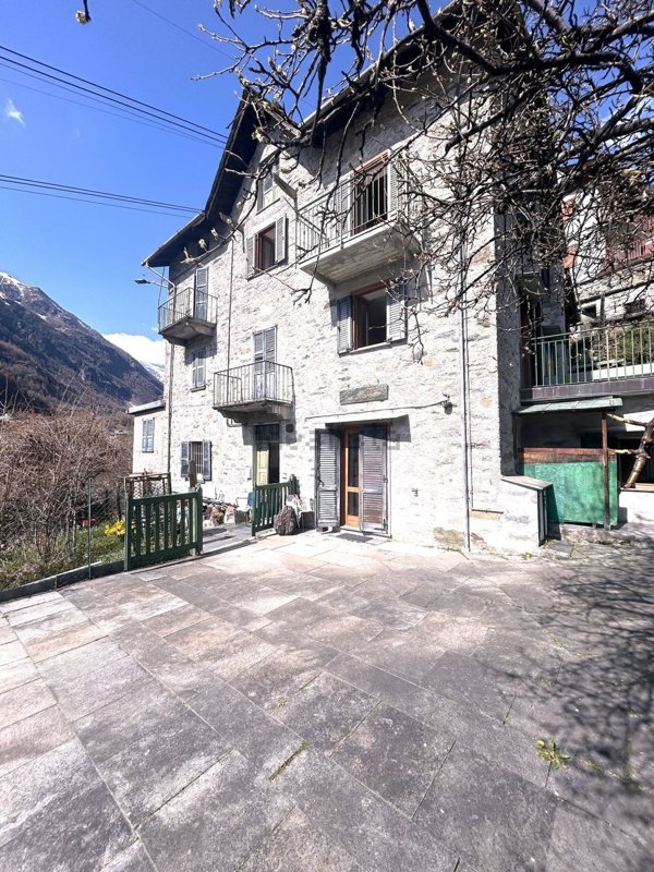 appartamento in vendita a Chiesa in Valmalenco