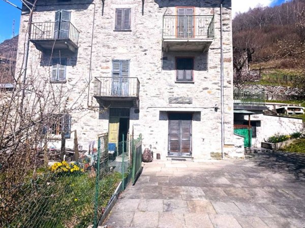appartamento in vendita a Chiesa in Valmalenco