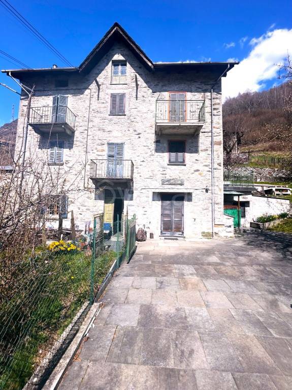 appartamento in vendita a Chiesa in Valmalenco