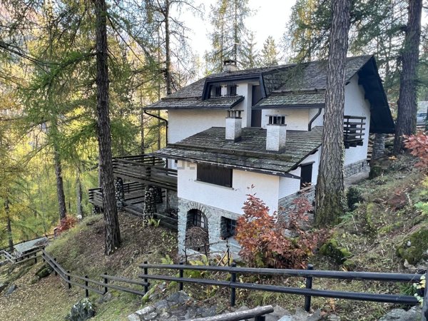 casa indipendente in vendita a Chiesa in Valmalenco