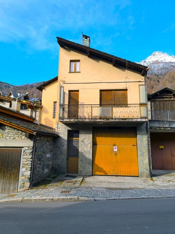 appartamento in vendita a Chiesa in Valmalenco